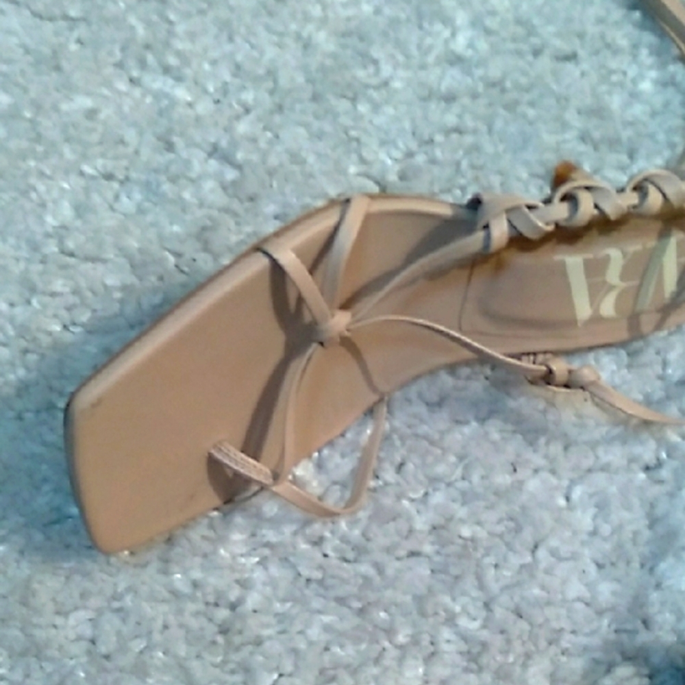 ZARA beige Side Briaded Thong Kitten Heel Sandals Size 8 - Picture 9 of 15